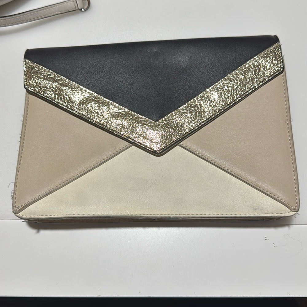 Going Out Clutch 👛